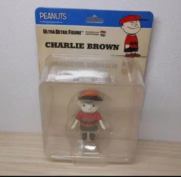 PEANUTS 찰리 브라운 피규어