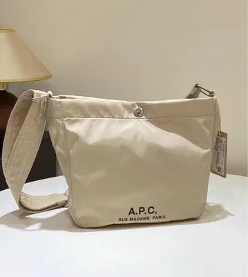 새상품 아페쎄 숄더백 A.P.C. JOURNAL SMALL