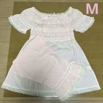 연한 핑크색의 귀여운 룸웨어 새상품