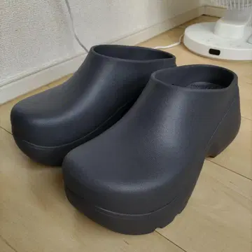 crocs hydra clog