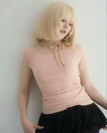 앤드메리 메리 로고 리본 장식 상의