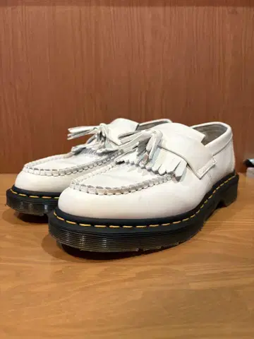 Dr.Martens 닥터마틴 ADRIAN 태슬 로퍼