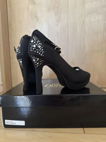 푸티 듀라스 비쥬 하이힐 블랙 24.0cm