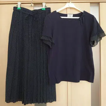 네이비 스커트 셋업 M  미사용에 가까운 상품입니다!