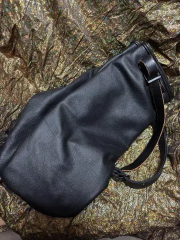 neon leather garment 가죽 런드리 백