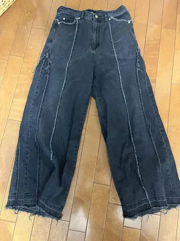 HARE 블랙 데님 S 사이즈 데미지 가공