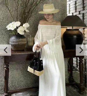 벌스데이 바쉬 BB SHIRRING OFF SHOULDER DRESS