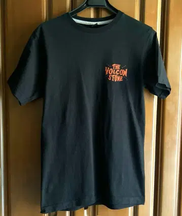 THE VOLCOM STONE 블랙 티셔츠