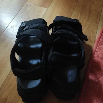 블랙 스포츠 샌들 벨크로 스트랩