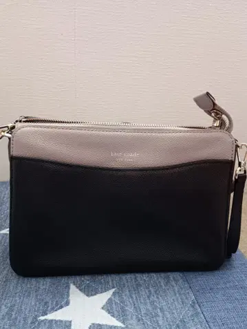 kate spade 숄더백 블랙과 그레이