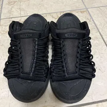 KEEN 유니크 샌들