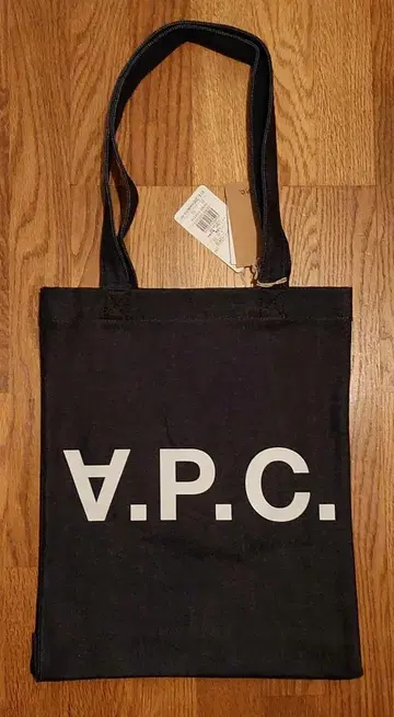 A.P.C. 블랙 토트백