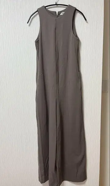 새상품 BABYLONE 카키 컷 콤비네존