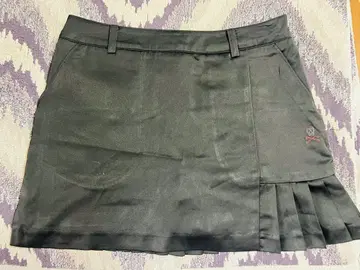 블랙 스컬 플리츠 스커트