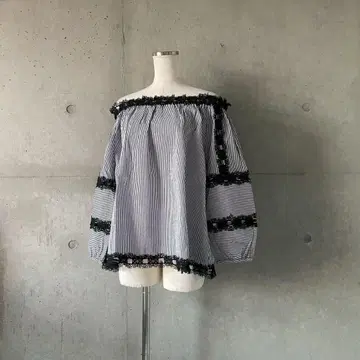 택 포함 새상품 슬릿 레이스 오프숄더 블라우스 스트라이프 블랙 FREE