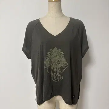 새상품급 정품 super.natural sn 티셔츠