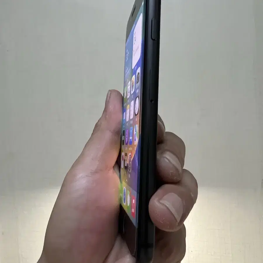 Apple iPhone 8 64GB シルバー ホワイト 白 バッテリー 84 Apple iPhone 8 64GB シルバー ホワイト 白 バッテリー 84
