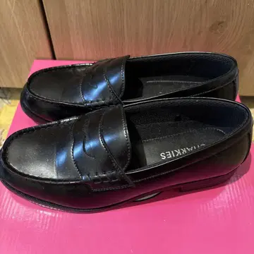 블랙 로퍼