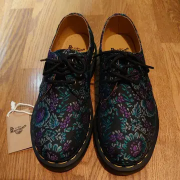 Dr. Martens 꽃무늬 레이스업 슈즈