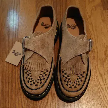 Dr. Martens 스웨이드 프린지 모카신
