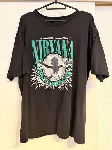 NIRVANA T셔츠 블랙
