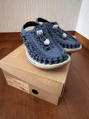 KEEN UNEEK 샌들 Legion Blue 24.5cm