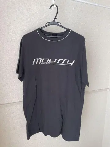 MOUSSY 블랙 로고 티셔츠