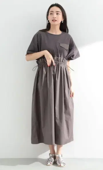 새상품 빔즈 하트 이소재 도킹 절개 원피스