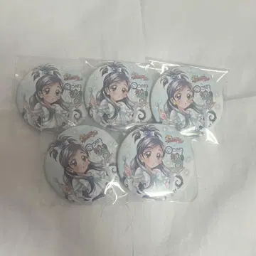 큐어 화이트 롤 아이스 캔뱃지