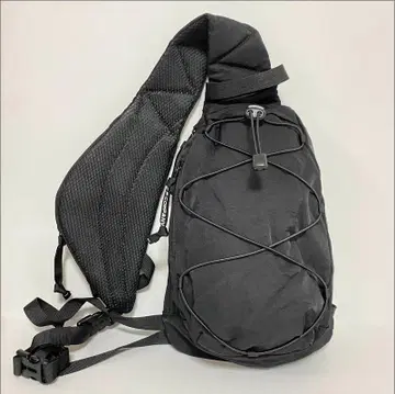 cp company 씨피 컴퍼니 렌즈 숄더백 블랙