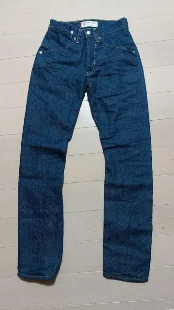 리바이스 ENGINEERED JEANS TIGHT 다크 블루
