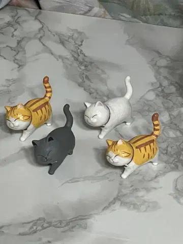 고양이 피규어 4개 세트