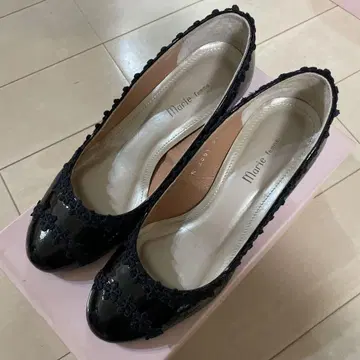 에나멜 펌프스 꽃 무늬 레이스 장식 새상품급
