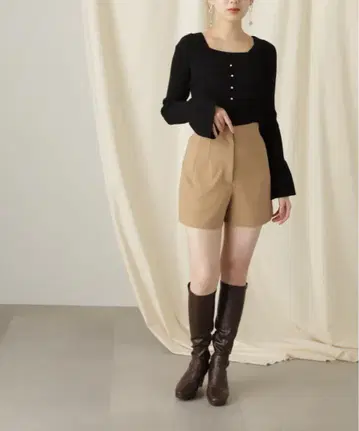 질 바이 질 스튜어트 플리츠 숏팬츠 베이지 카키