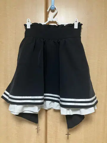 유메텐보 십자가 참 세일러 디자인 스커트 블랙x화이트 M사이즈