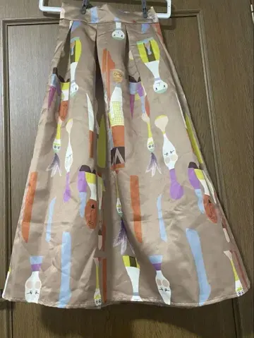 아트 프린트 베이지 플레어 스커트