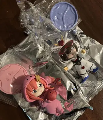 건담 SEED DESTINY 중국 한정판 피규어 키라(시크레) & 락스