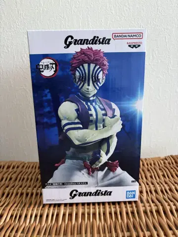 Grandista 아카자 피규어