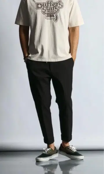 The DUFFER of ST.GEORGE 블랙 스웨트 팬츠
