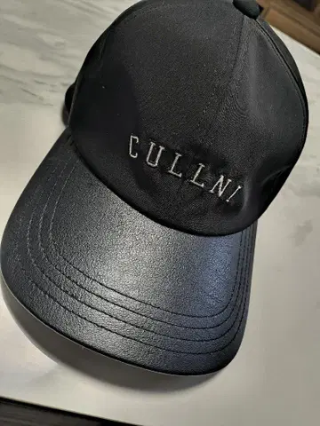 CULLNI 블랙 야구 모자