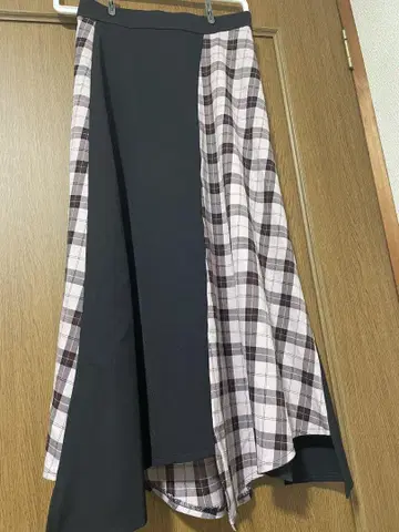 그랑데블 비대칭 플레어 스커트 블랙 체크 핑크