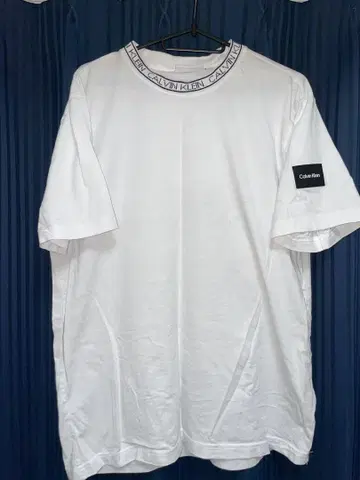 Calvin Klein 화이트 티셔츠