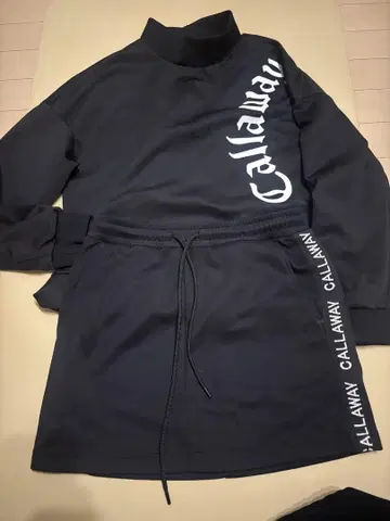 캘러웨이 블랙 셋업 모크넥