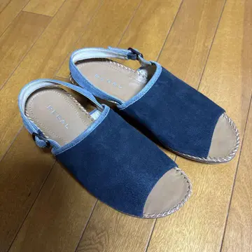 REGAL 블랙 스웨이드 샌들 24cm