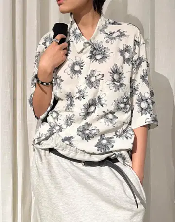 마글리아노 25SS 매트릭스 단추 소매 화이트