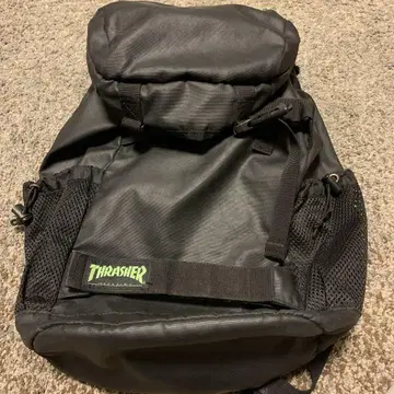 Thrasher 블랙 백팩