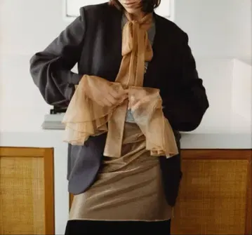 Pasterip Flared sleeves shiny tunic