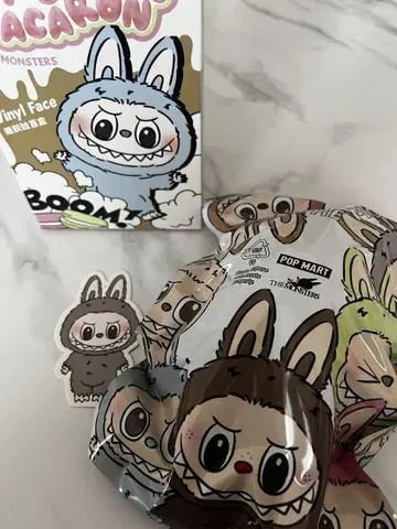 Labubu Exciting Macaron [ Sesame Bean ]