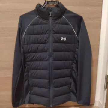 Under Armour 블랙 다운 자켓