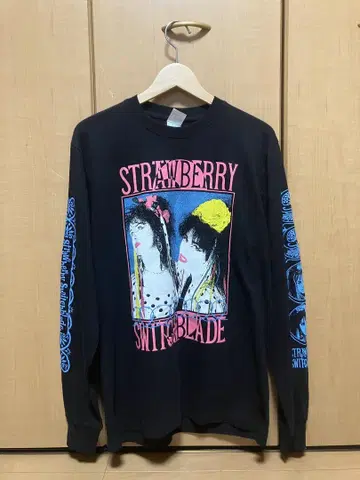 Strawberry Switchblade 롱 티셔츠